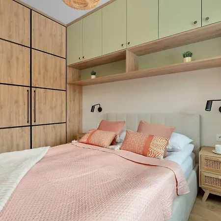 דירה Comfortable With Parking Close To The By Renters גדנסק