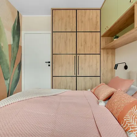 Comfortable With Parking Close To The By Renters דירה *